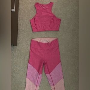 Outdoor voices tech sweat. Set, includes top and leggings. Both size small.